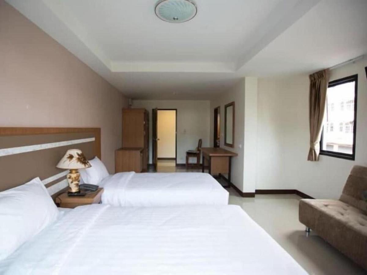 Patong V Hotel Екстер'єр фото