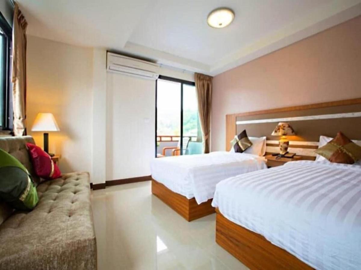 Patong V Hotel Екстер'єр фото