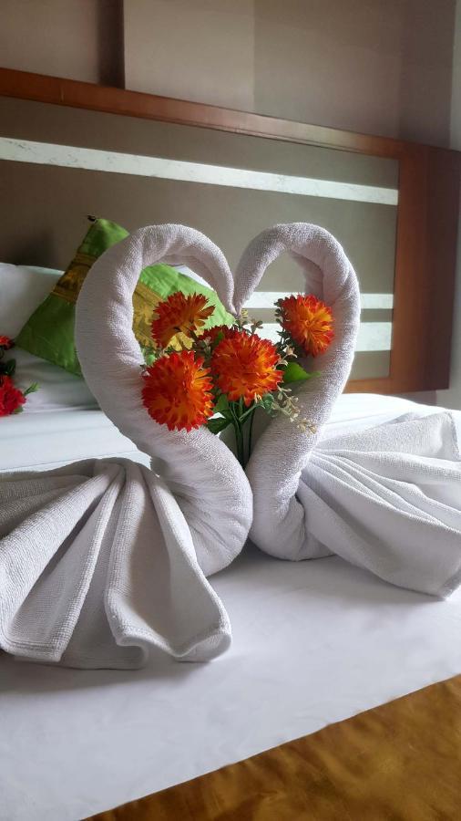 Patong V Hotel Екстер'єр фото