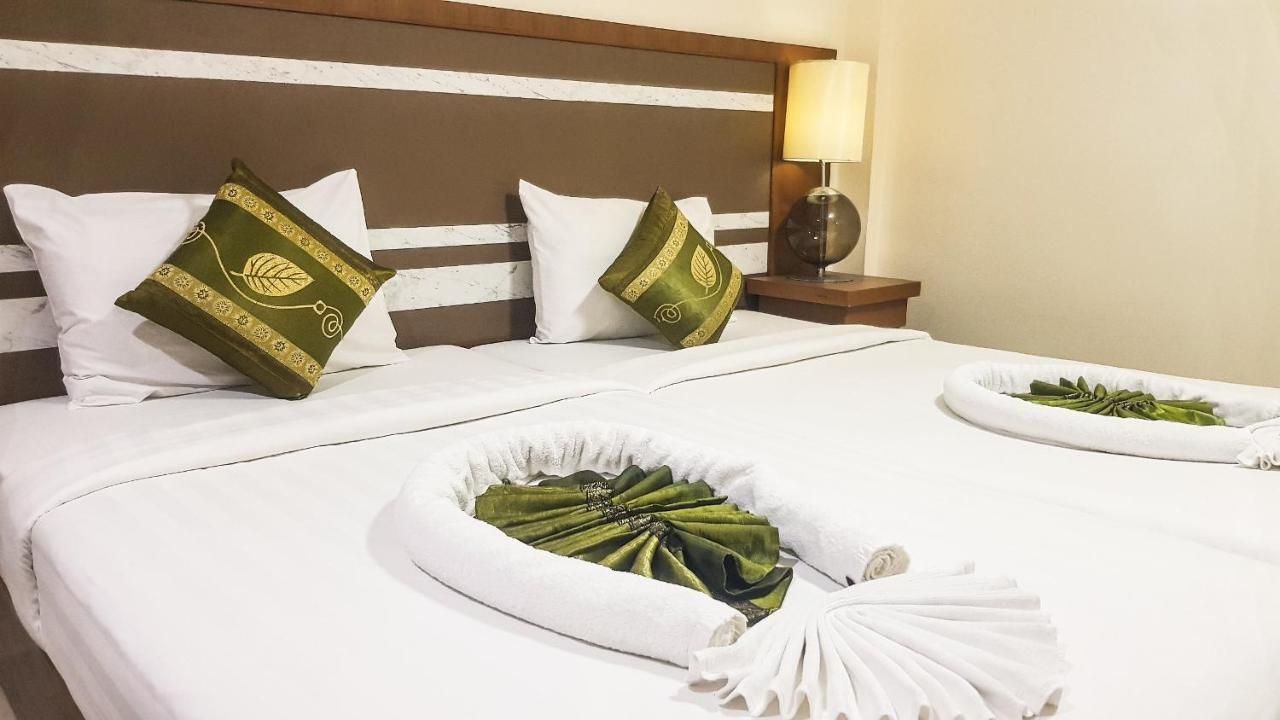 Patong V Hotel Екстер'єр фото